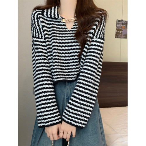 娃娃領白色短款毛衣女秋冬冬設計感內搭v領義烏小個子針織衫上衣