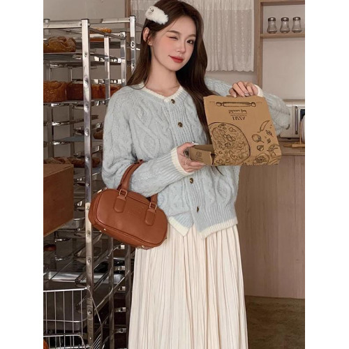 奶藍色浣熊絨麻花圓領毛衣外套女秋冬慵懶小個子加厚短款針織開衫