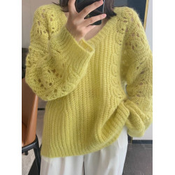 克萊因藍色馬海毛毛衣女早秋薄款寬松慵懶風V領勾花鏤空針織上衣