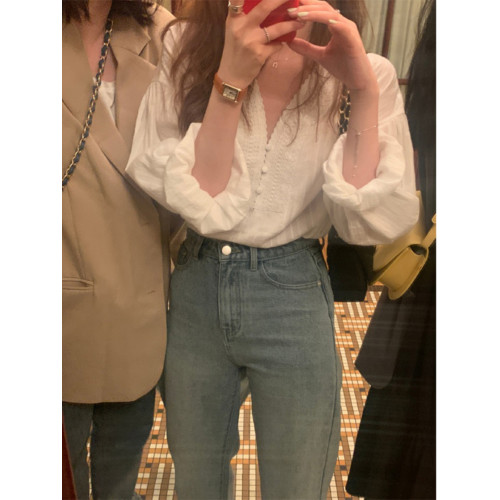 法式寬松V領蕾絲打底襯衫女秋季防曬洋氣減齡款小衫顯瘦上衣白色