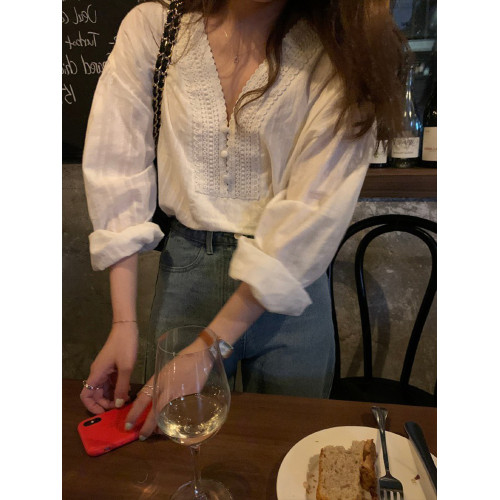 法式寬松V領蕾絲打底襯衫女秋季防曬洋氣減齡款小衫顯瘦上衣白色