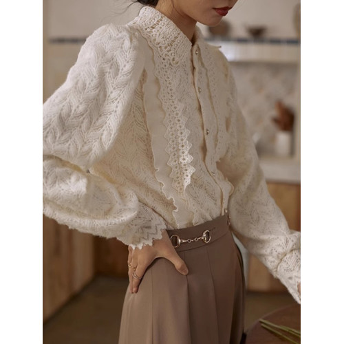 法式宮廷風加絨加厚蕾絲襯衫女秋冬季歐貨內搭木耳邊別致長袖上衣