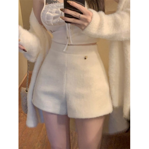 韓版軟糯毛絨直筒休閒褲女冬季高腰顯瘦a字短褲子小個子白色熱褲