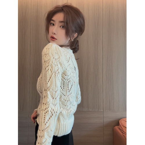 港味復古chic法式高級感超好看的白色短款毛衣上衣女秋冬季打底衫