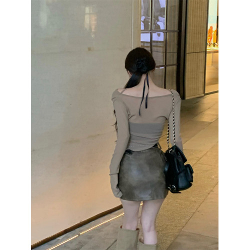 純欲辣妹性感掛脖露肩上衣女秋一字肩蕩領長袖t恤修身打底衫內搭