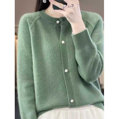 今年流行的小香風外套女針織開衫慵懶風圓領單排釦長袖毛衣外穿潮