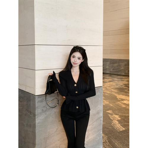 小香風荷葉邊針織衫女秋冬純欲v領上衣打底衫內搭喇叭袖法式毛衣