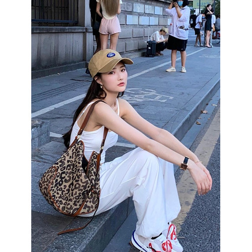 純欲風短款白色小吊帶背心女內搭夏季帶胸墊露臍辣妹運動無袖上衣