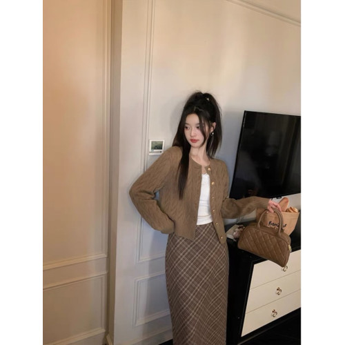 復古棕色粗條麻花紋理軟糯開衫毛衣女秋季新款修身厚實外搭上衣潮 復古棕色粗條麻花紋理軟糯開衫毛衣女秋季新款修身厚實外搭上衣潮