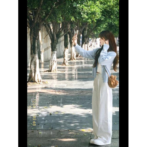 軟糯感淺藍色針織開衫毛衣外套女春季新款簡約百搭短款上衣外套 軟糯感淺藍色針織開衫毛衣外套女春季新款簡約百搭短款上衣外套