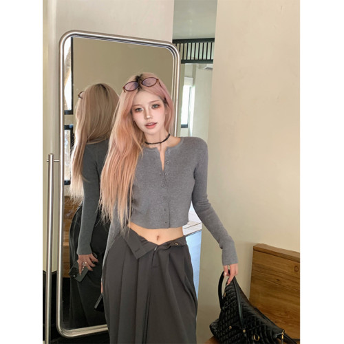 MosesQueen魔西女王紐釦針織衫女2025新款短款灰色顯瘦辣妹上衣 MosesQueen魔西女王紐釦針織衫女2025新款短款灰色顯瘦辣妹上衣