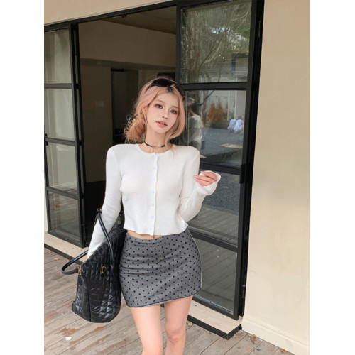 MosesQueen魔西女王紐釦針織衫女2025新款短款灰色顯瘦辣妹上衣 MosesQueen魔西女王紐釦針織衫女2025新款短款灰色顯瘦辣妹上衣