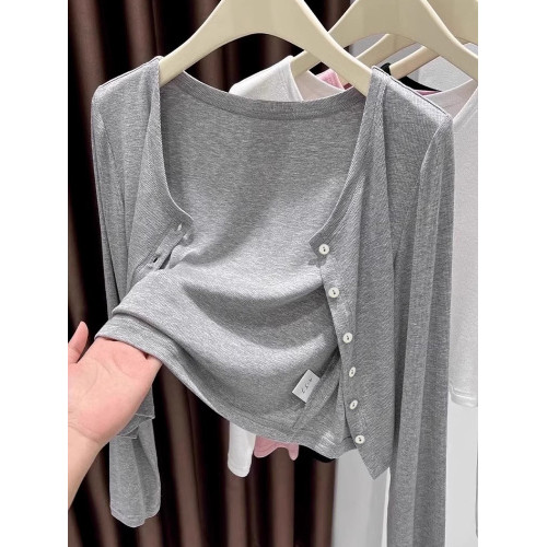 秋季2025極簡風時髦針織開衫女慵懶松弛感上衣長袖百搭休閒短外套