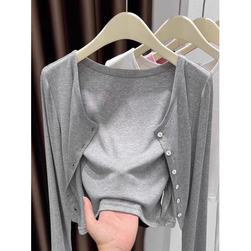 秋季2025極簡風時髦針織開衫女慵懶松弛感上衣長袖百搭休閒短外套