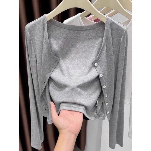 秋季2025極簡風時髦針織開衫女慵懶松弛感上衣長袖百搭休閒短外套