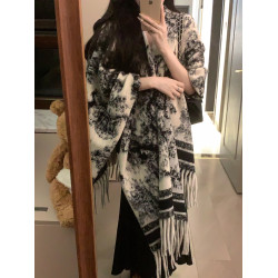 水墨黑白花紋圍巾秋季新款圍脖女韓版百搭高級感保暖鬭篷披肩外套