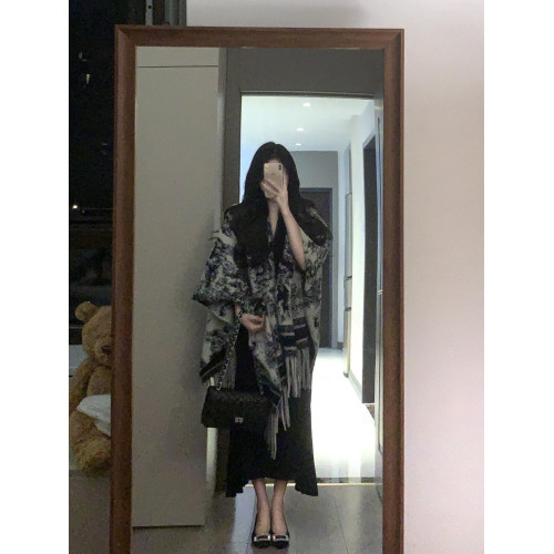 水墨黑白花紋圍巾秋季新款圍脖女韓版百搭高級感保暖鬭篷披肩外套