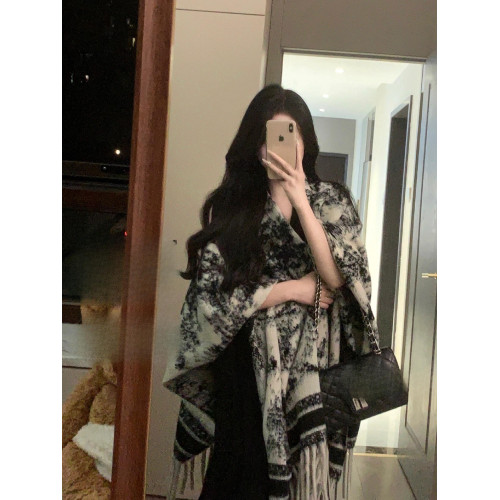 水墨黑白花紋圍巾秋季新款圍脖女韓版百搭高級感保暖鬭篷披肩外套