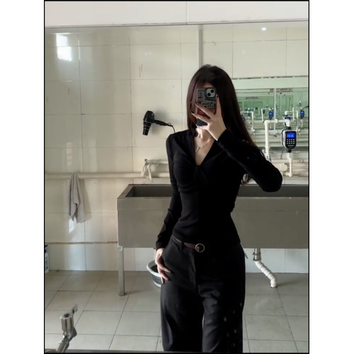 黑色上衣秋冬新款法式修身V領長袖毛衣女小衆韓系穿搭內搭打底衫