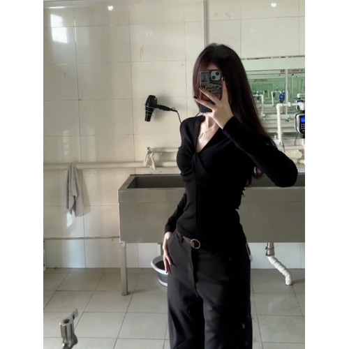 黑色上衣秋冬新款法式修身V領長袖毛衣女小衆韓系穿搭內搭打底衫