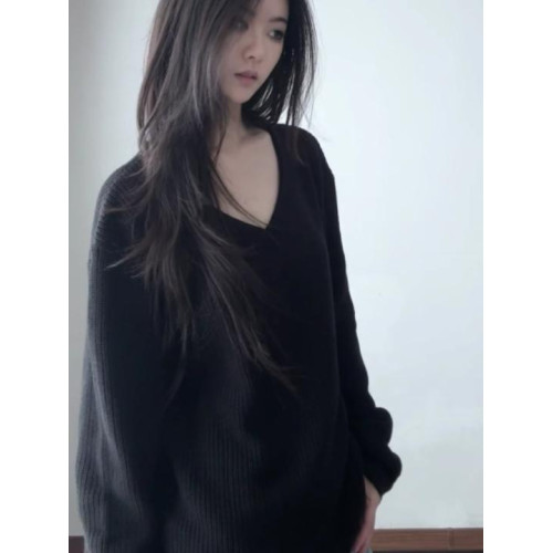 初秋慵懶高級感黑色V領套頭毛衣女寬松顯瘦2025新款針織外搭上衣
