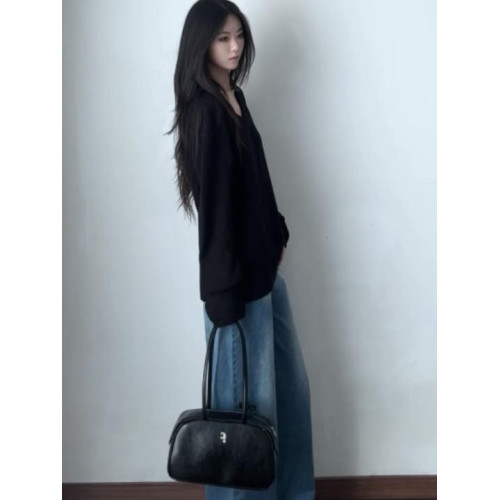 初秋慵懶高級感黑色V領套頭毛衣女寬松顯瘦2025新款針織外搭上衣