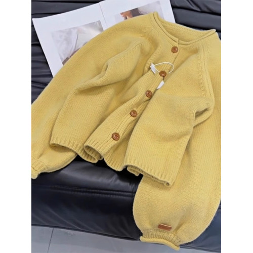 早秋小個子穿搭黃色外搭針織開衫軟糯高級慵懶風毛衣外套女秋冬款