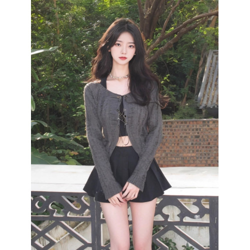 網紅同款歐美廢土風假兩件掛脖綁帶倆件套修身長袖T恤短款上衣女 網紅同款歐美廢土風假兩件掛脖綁帶倆件套修身長袖T恤短款上衣女