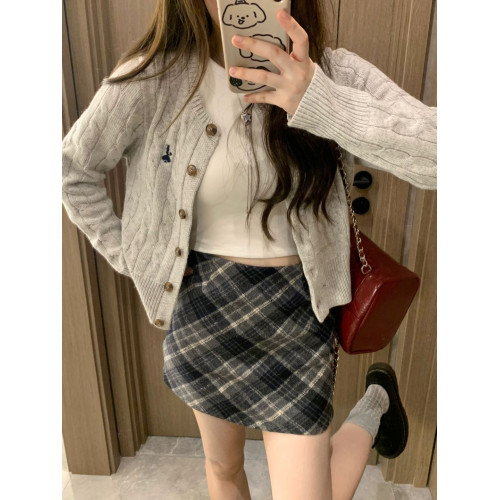 灰色新款韓系粗麻花刺綉針織開衫女2025早秋季學院風短款外套上衣 灰色新款韓系粗麻花刺綉針織開衫女2025早秋季學院風短款外套上衣