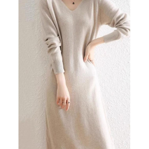 大牌一線剪標歐貨2024秋冬寬松v領長款毛衣打底針織連衣裙女 大牌一線剪標歐貨2024秋冬寬松v領長款毛衣打底針織連衣裙女