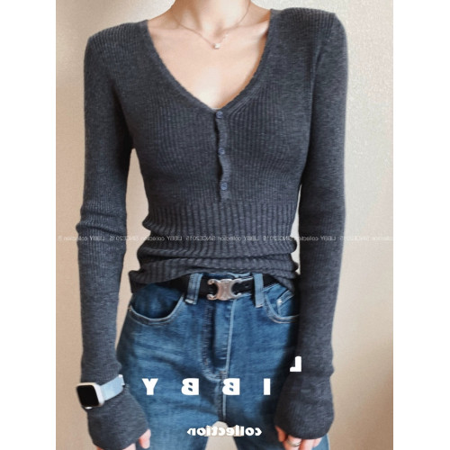 紐釦設計感V領針織毛衣女春秋冬緊身辣妹打底衫內搭顯瘦灰色上衣 紐釦設計感V領針織毛衣女春秋冬緊身辣妹打底衫內搭顯瘦灰色上衣