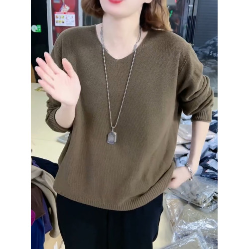 大碼女裝韓版遮肚子顯瘦短款針織上衣女寬松V領長袖套頭百搭毛衣 大碼女裝韓版遮肚子顯瘦短款針織上衣女寬松V領長袖套頭百搭毛衣