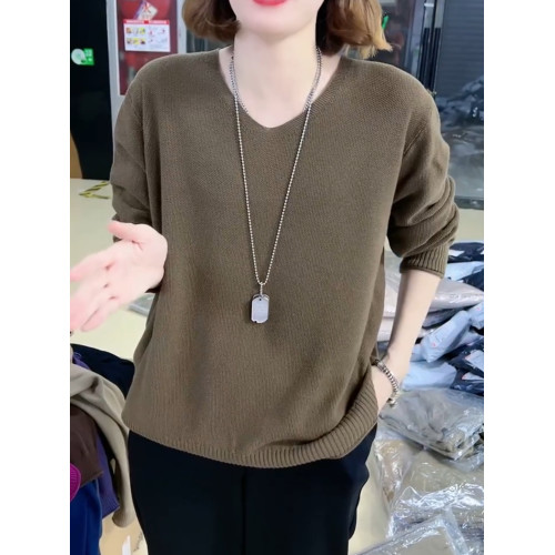 大碼女裝韓版遮肚子顯瘦短款針織上衣女寬松V領長袖套頭百搭毛衣 大碼女裝韓版遮肚子顯瘦短款針織上衣女寬松V領長袖套頭百搭毛衣