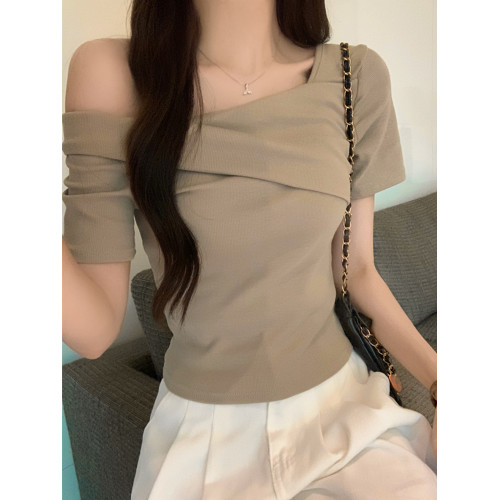 小衆氣質不規則一字肩短袖t恤女夏季新款純欲辣妹設計感體恤上衣 小衆氣質不規則一字肩短袖t恤女夏季新款純欲辣妹設計感體恤上衣