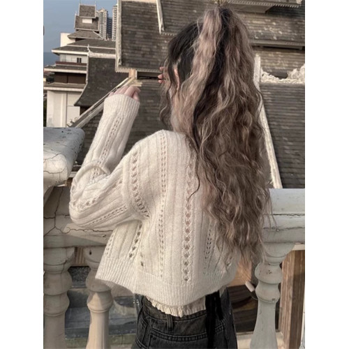 韓系早春秋珍珠鏤空馬海毛針織開衫薄款毛衣女外套短款上衣設計感 韓系早春秋珍珠鏤空馬海毛針織開衫薄款毛衣女外套短款上衣設計感