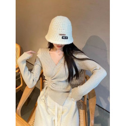 法式v領顯瘦針織衫毛衣女秋冬季大碼胖mm設計感氣質收腰內搭上衣