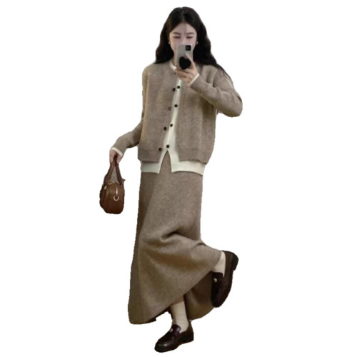 大碼女裝秋冬搭配一整套胖mm梨型巨顯瘦慵懶風松弛感糯米裙兩件套 大碼女裝秋冬搭配一整套胖mm梨型巨顯瘦慵懶風松弛感糯米裙兩件套