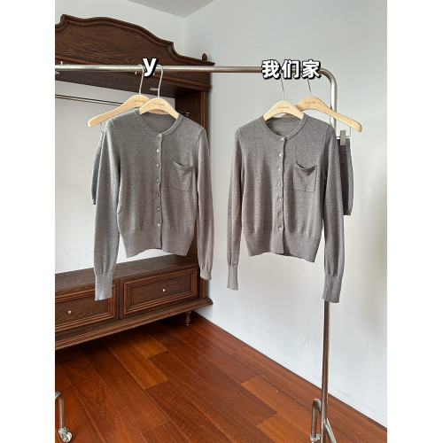 玖月伍 老錢風毛衣套裝女秋季慵懶休閒小圓領外套/毛織短褲兩件套 玖月伍 老錢風毛衣套裝女秋季慵懶休閒小圓領外套/毛織短褲兩件套