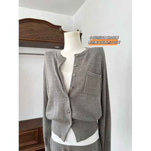 玖月伍 老錢風毛衣套裝女秋季慵懶休閒小圓領外套/毛織短褲兩件套 玖月伍 老錢風毛衣套裝女秋季慵懶休閒小圓領外套/毛織短褲兩件套