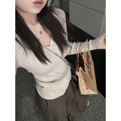 溫柔風純色V領針織衫毛衣女秋季修身顯瘦百搭打底衫氣質長袖上衣 溫柔風純色V領針織衫毛衣女秋季修身顯瘦百搭打底衫氣質長袖上衣