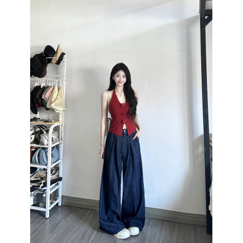 法式紅色套裝女春季新款時尚氣質針織開衫修身花朵掛脖背心兩件套