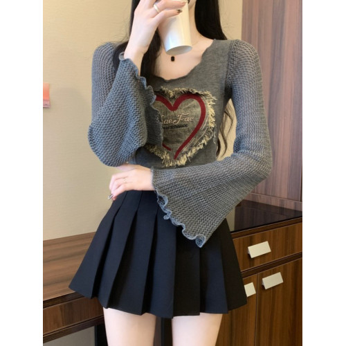 安哥拉紅V領針織打底衫女秋冬露膚穿搭短款喇叭長袖大郎毛衣上衣