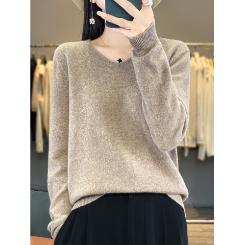 一線成衣100純羊毛V領打底衫女2024新款秋冬內搭寬松顯瘦針織毛衣