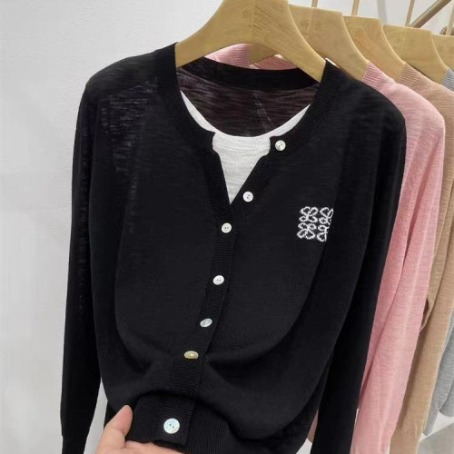 歐貨假兩件精仿羊毛長袖針織衫女秋冬新款寬松休閒大碼刺綉上衣潮