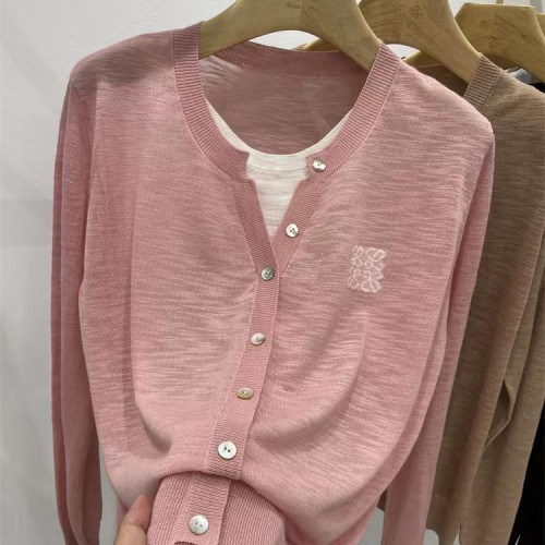 歐貨假兩件精仿羊毛長袖針織衫女秋冬新款寬松休閒大碼刺綉上衣潮