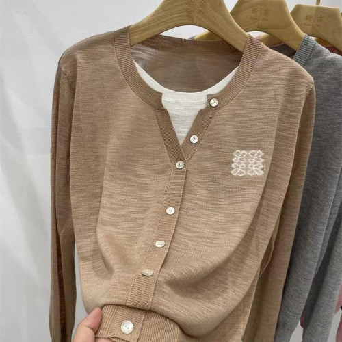 歐貨假兩件精仿羊毛長袖針織衫女秋冬新款寬松休閒大碼刺綉上衣潮