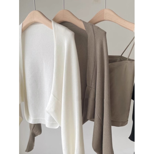 白色短款蝙蝠袖冰絲針織開衫女裝秋冬季披肩外搭坎肩薄款毛衣外套