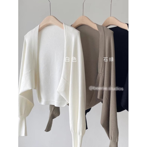 白色短款蝙蝠袖冰絲針織開衫女裝秋冬季披肩外搭坎肩薄款毛衣外套