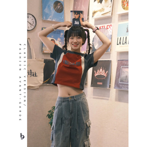 美式甜酷辣妹撞色拼接插肩袖純棉t恤女修身短款字母爵士小上衣夏