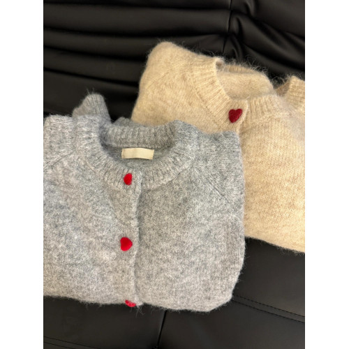 灰色愛心釦子毛衣外套女2025秋季新款高級感寬松圓領針織開衫上衣 灰色愛心釦子毛衣外套女2025秋季新款高級感寬松圓領針織開衫上衣